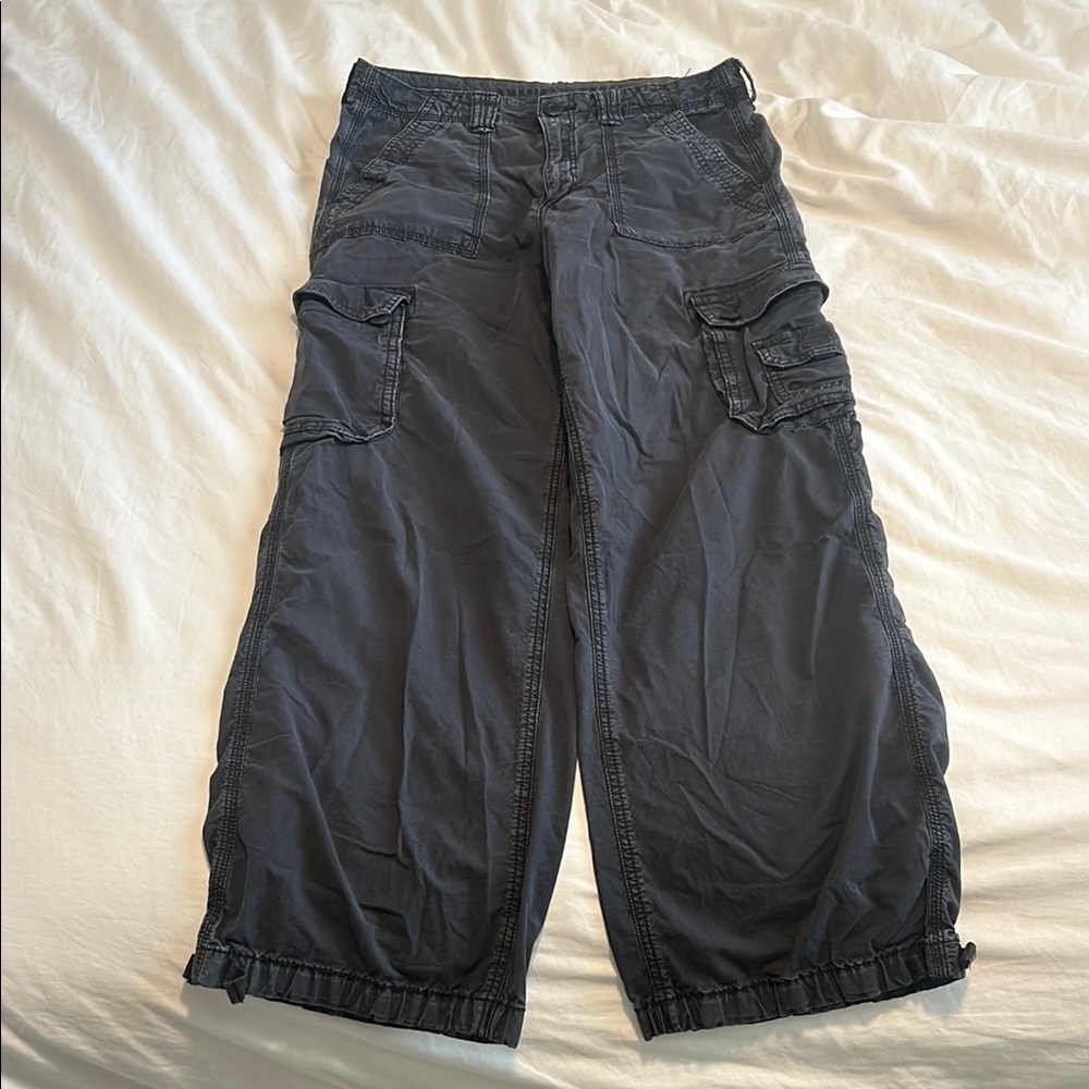 American Eagle Black Cargo Pants size 8 Women’s